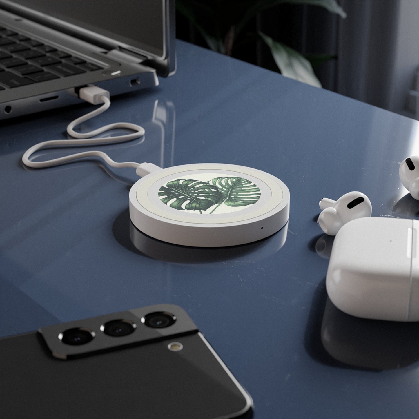 Wireless Charging Pad: Monstera Leaves Design