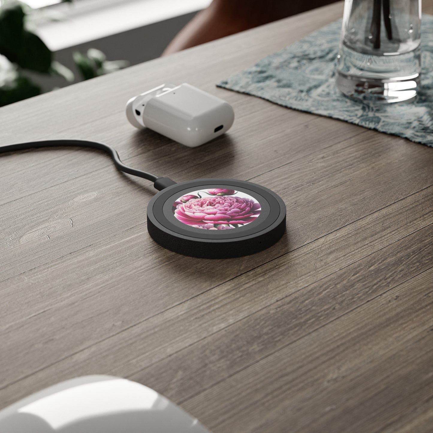 Wireless Charging Pad: Peony Bloom Design
