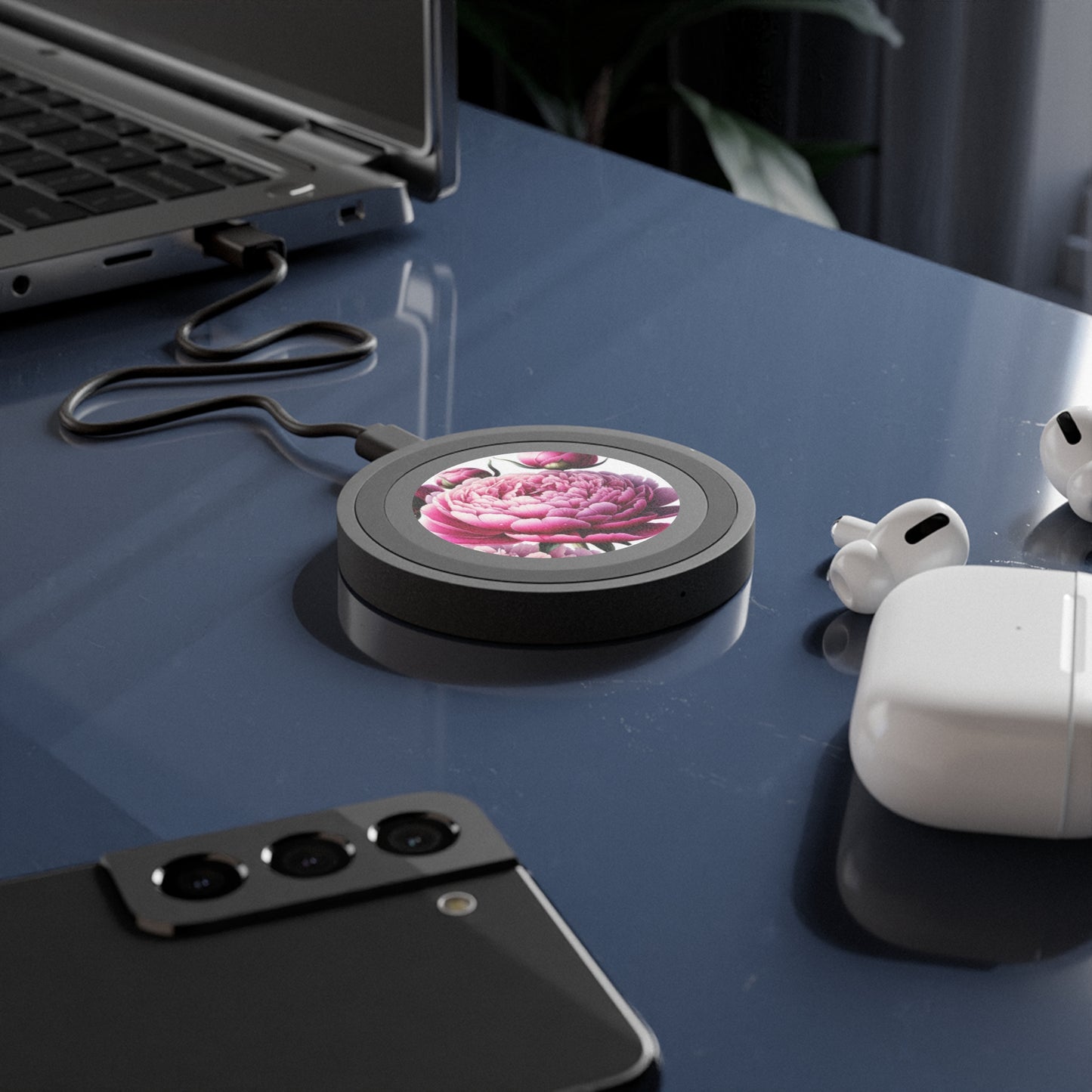 Wireless Charging Pad: Peony Bloom Design