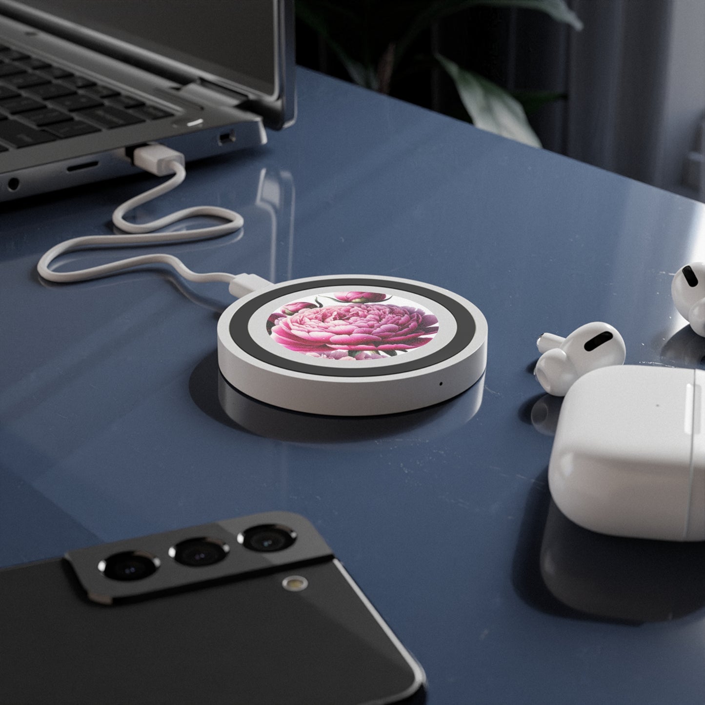 Wireless Charging Pad: Peony Bloom Design