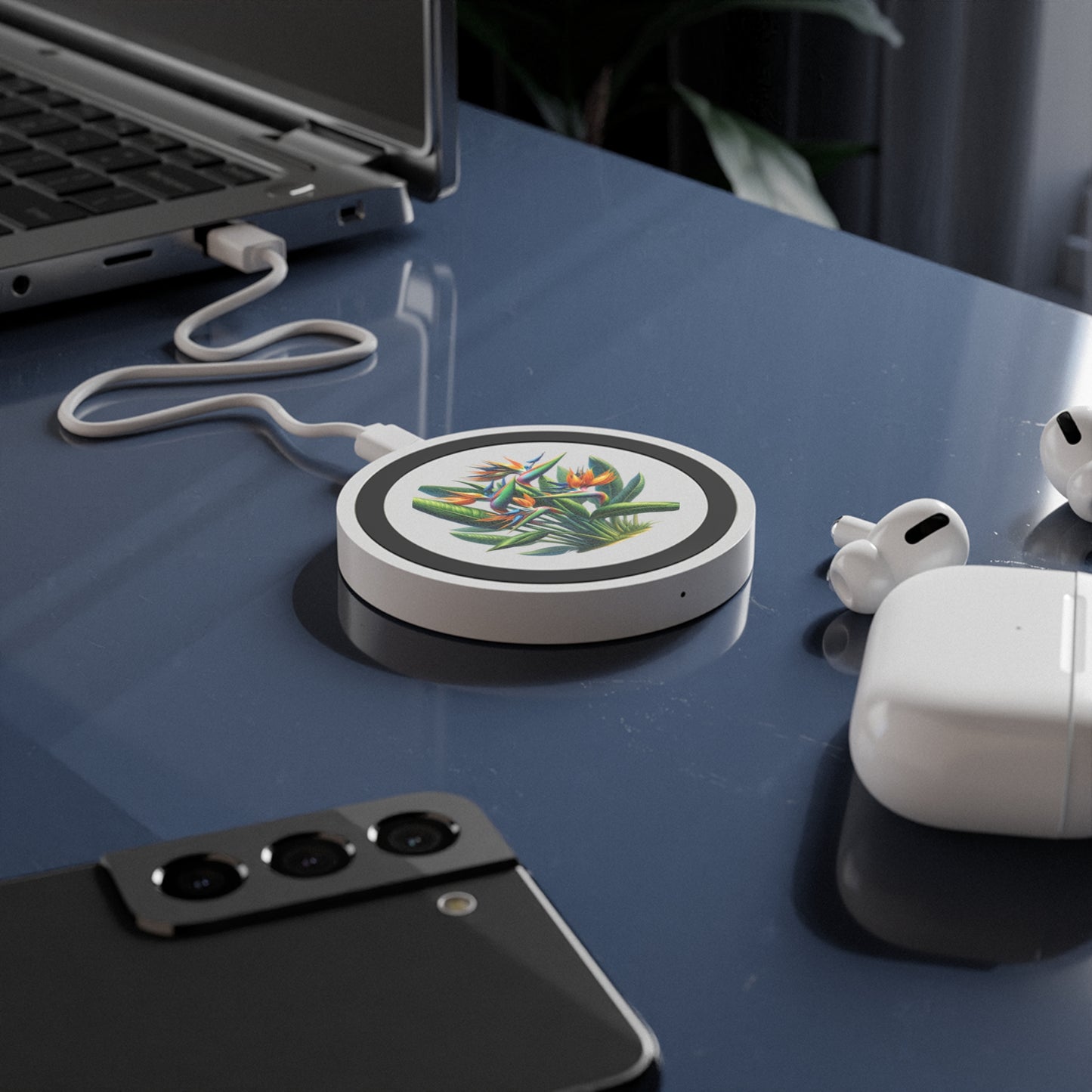 Wireless Charging Pad: Tropical Bird of Paradise Plant Design