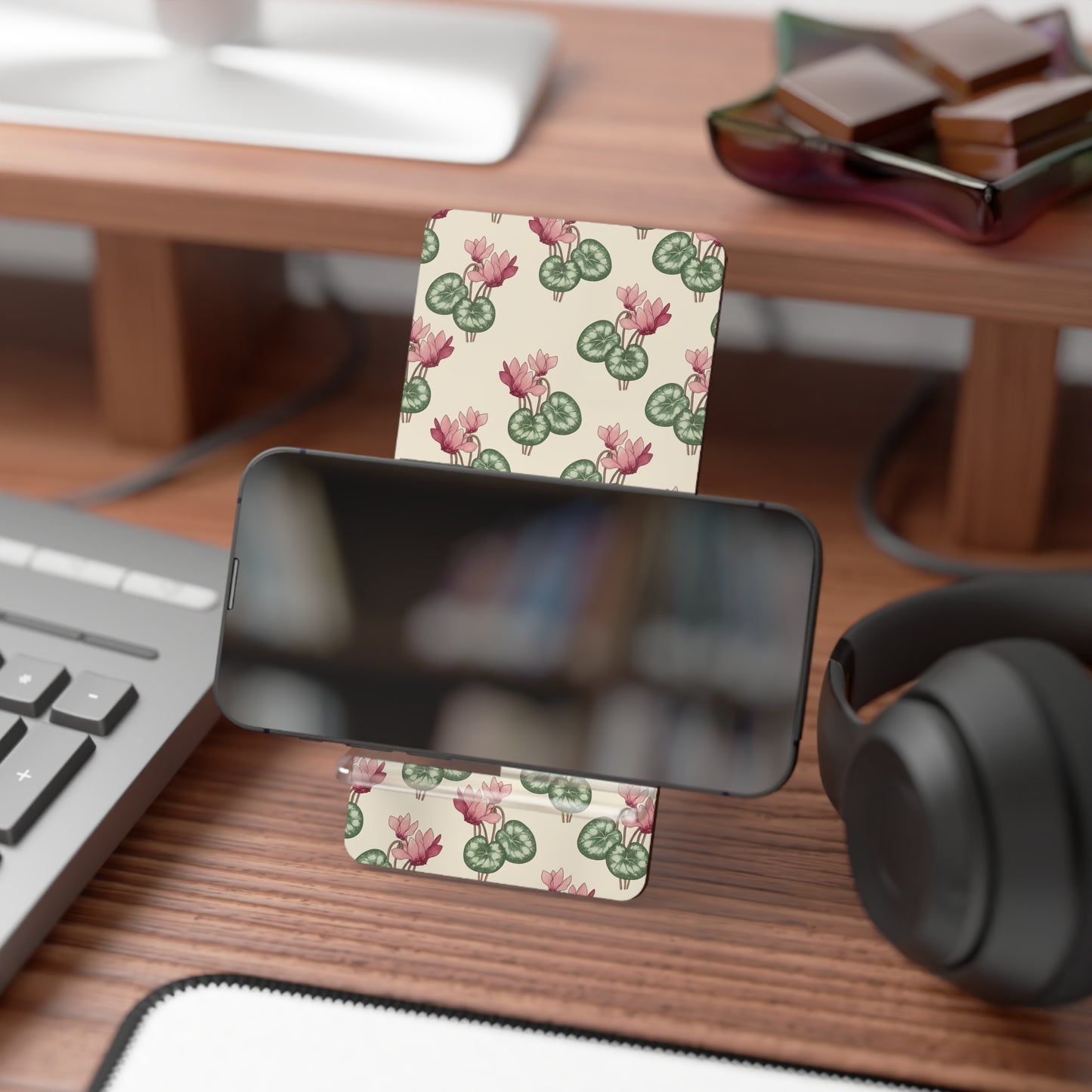 Floral Lily Pad Phone Stand — Decorative Foldable Mobile Display