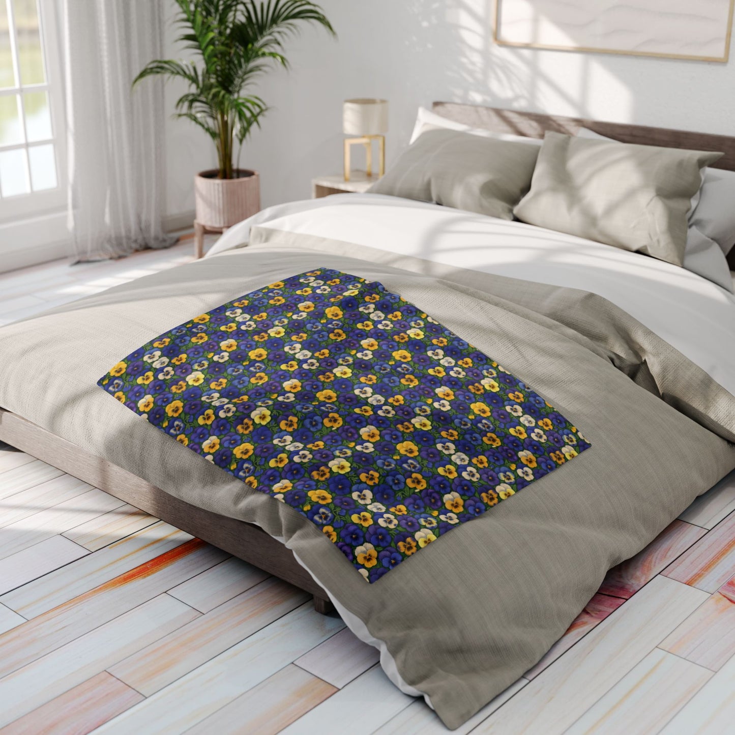 Pansy Floral Arctic Fleece Blanket — Cozy Botanical Throw